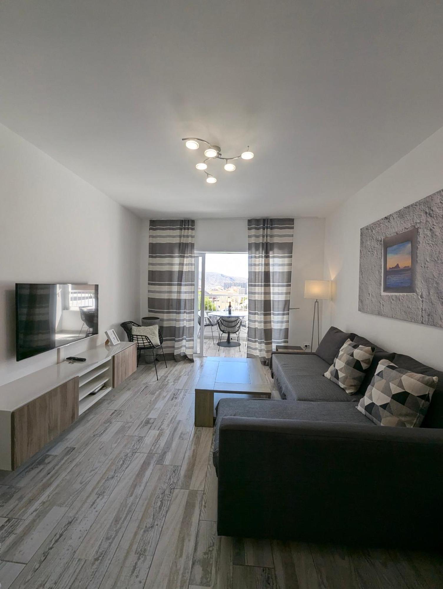 Apartment Cozy In Cristianos