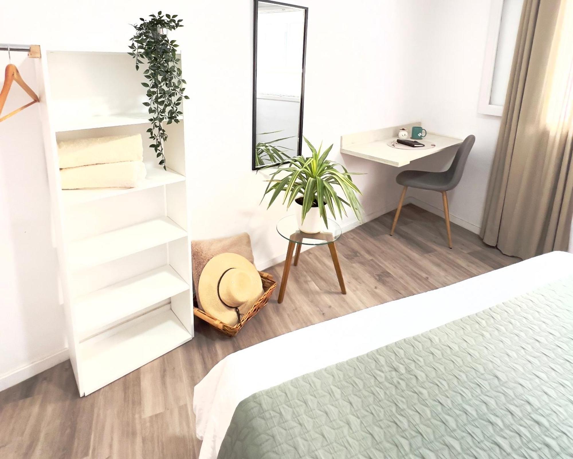 Alcamar Privada Con Areas De Sala, Cocina Y Bano Que Se Comparten Cerca Al Mar! * Alcalá la Real