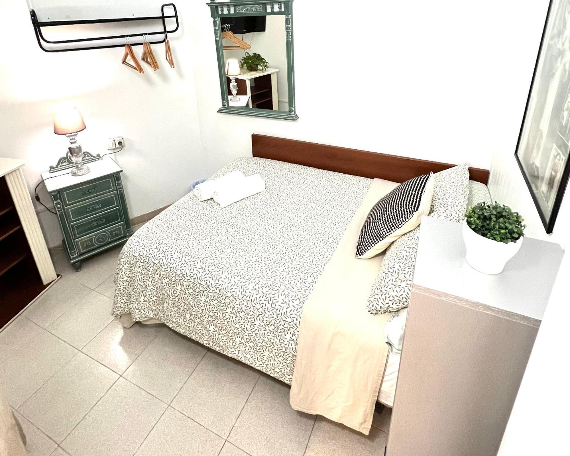 Alcamar Privada Con Areas De Sala, Cocina Y Bano Que Se Comparten Cerca Al Mar! Séjour chez l'habitant Alcalá la Real