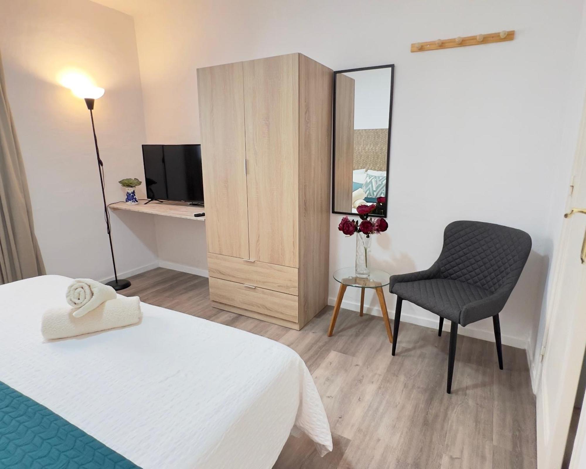 Alcamar Privada Con Areas De Sala, Cocina Y Bano Que Se Comparten Cerca Al Mar! * Alcalá la Real