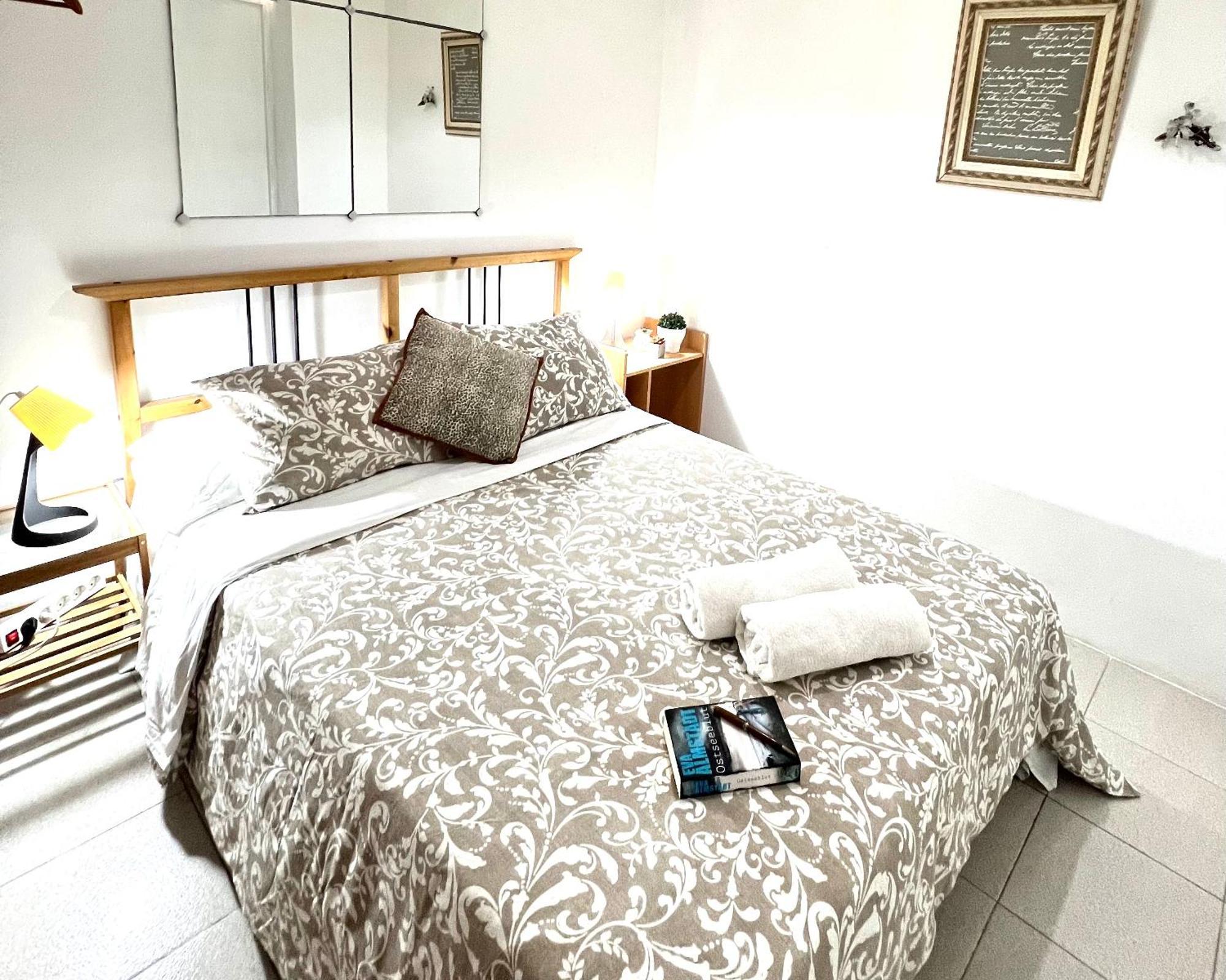Alcamar Privada Con Areas De Sala, Cocina Y Bano Que Se Comparten Cerca Al Mar! *
