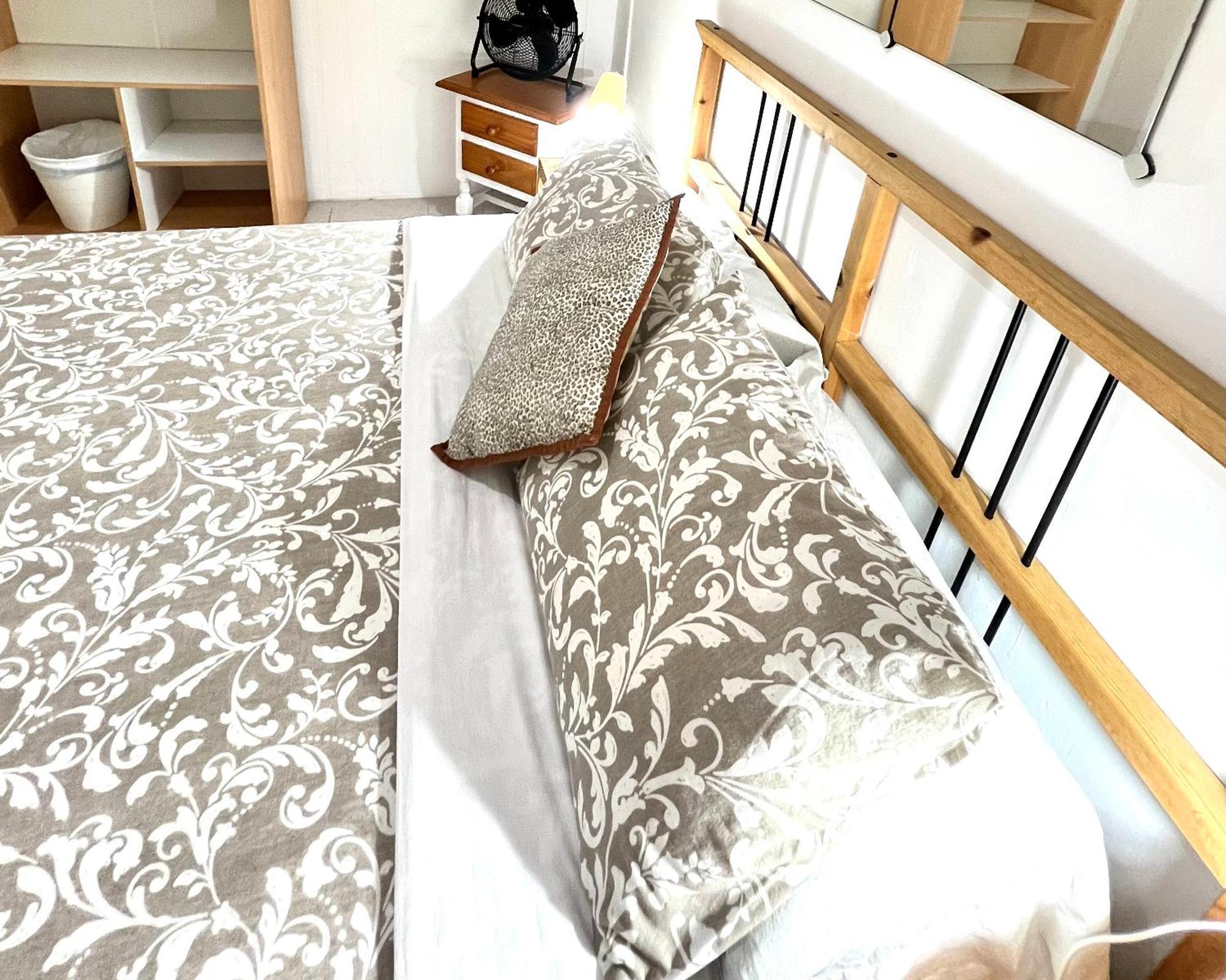 Alcamar Privada Con Areas De Sala, Cocina Y Bano Que Se Comparten Cerca Al Mar! * Alcalá la Real