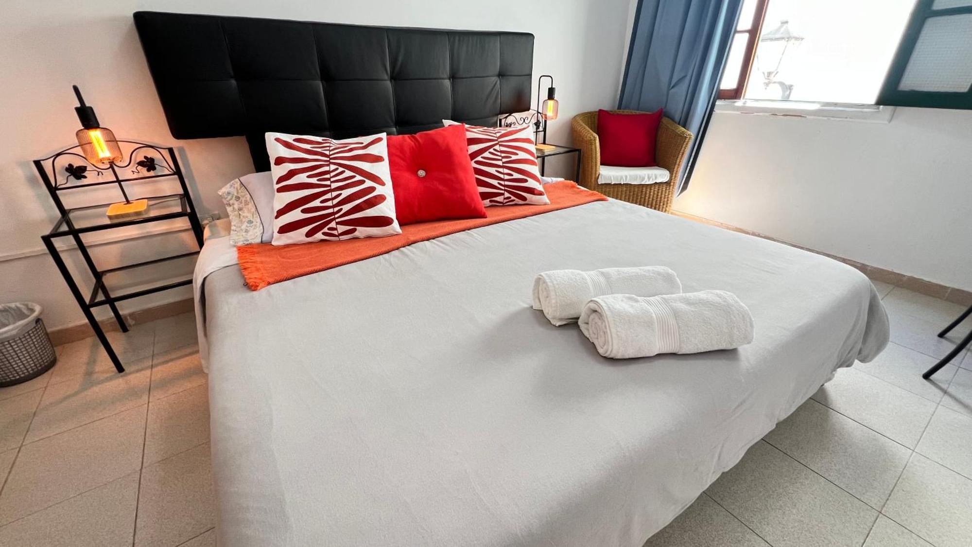 Alcamar Privada Con Areas De Sala, Cocina Y Bano Que Se Comparten Cerca Al Mar! Alcalá la Real