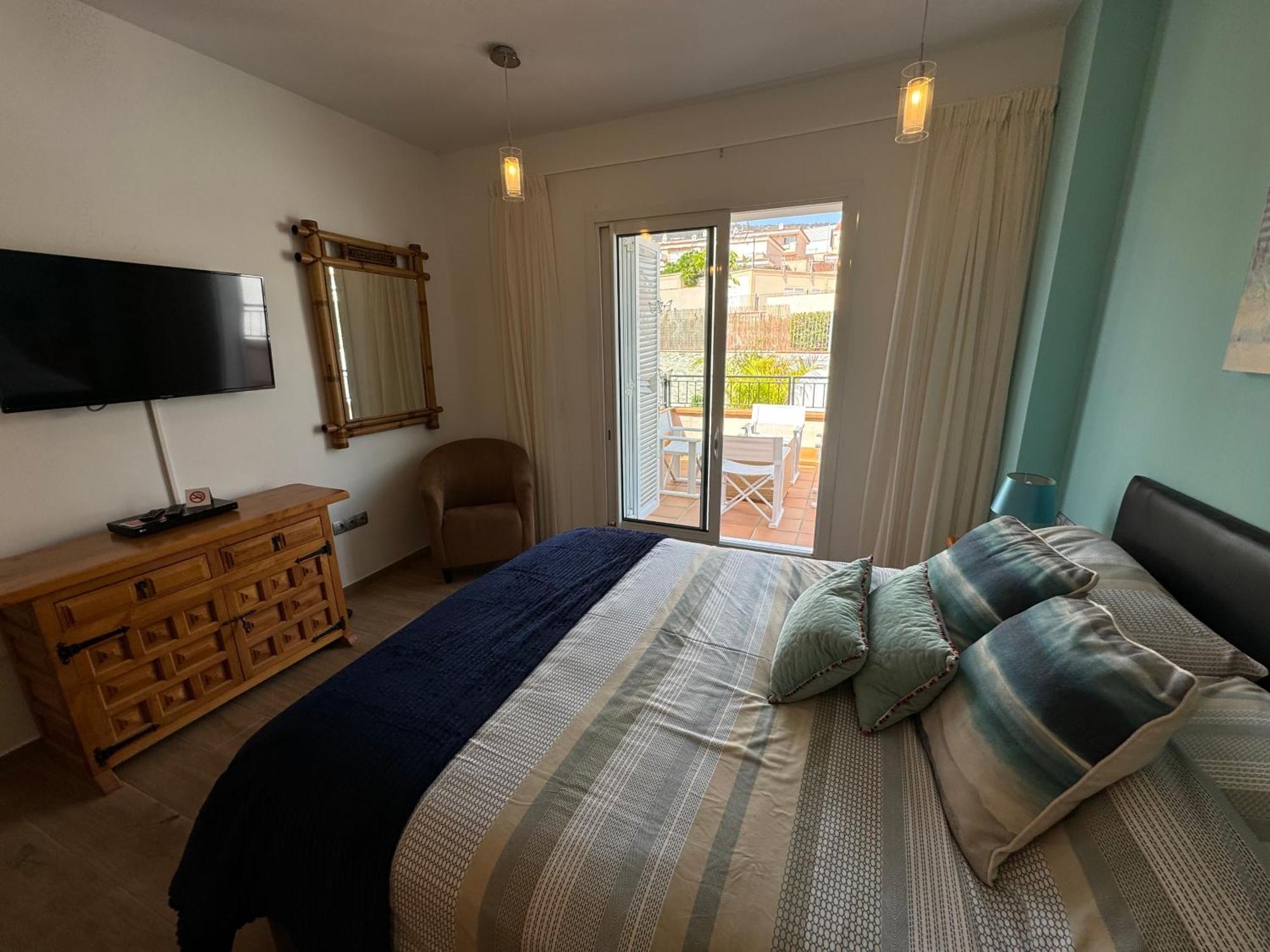Puerto Santiago: Luxury 5-bedroom With Pool And Disabled Access *