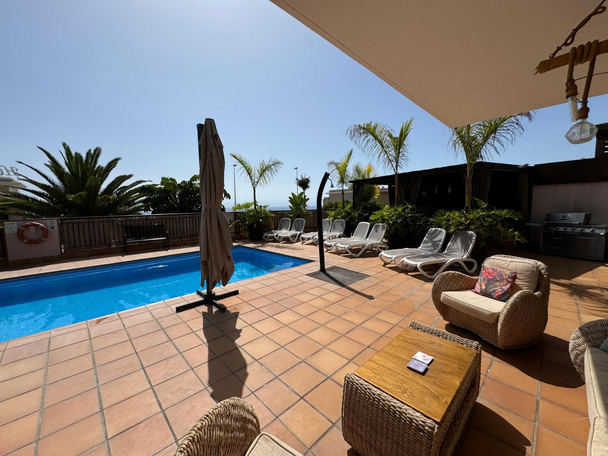 Puerto Santiago: Luxury 5-bedroom With Pool And Disabled Access Villa Puerto de Santiago (Tenerife)