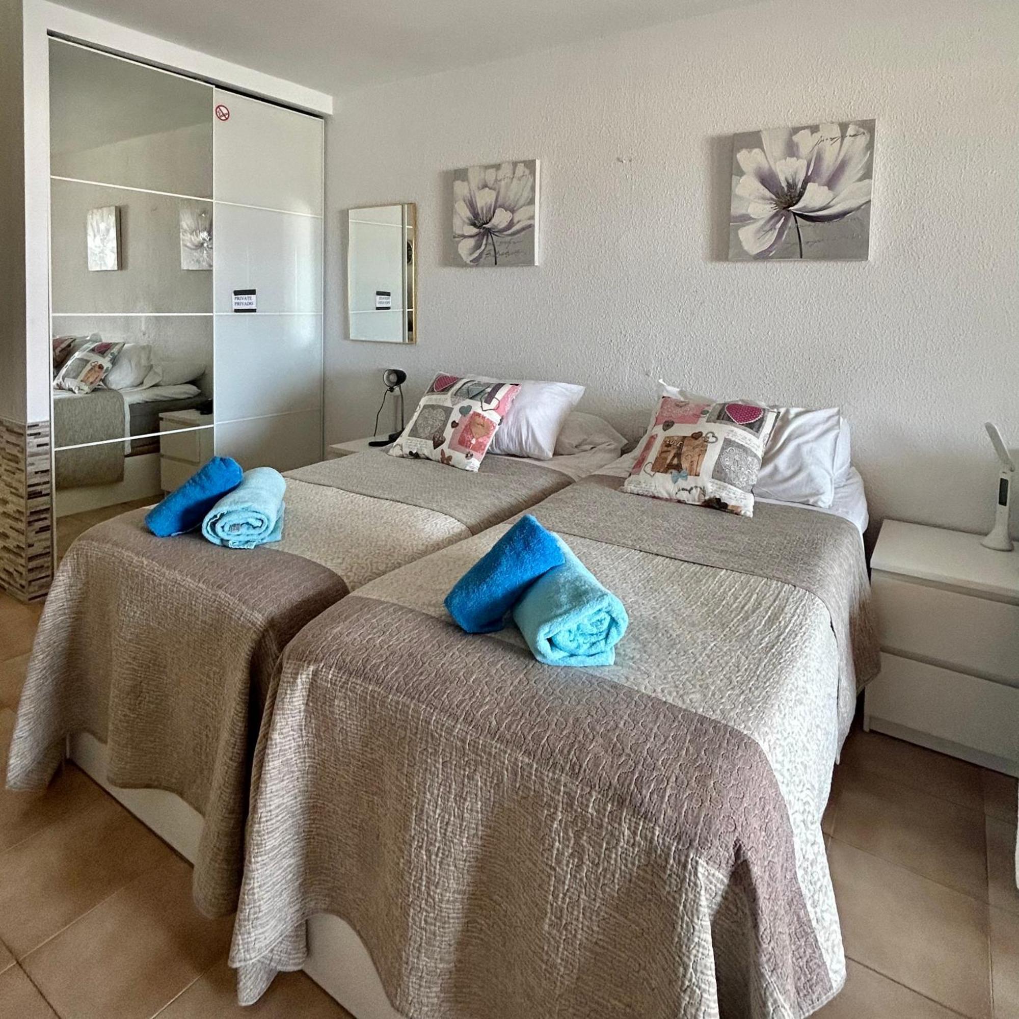 Beautiful Sea View In Castle Harbour C002 * Los Cristianos (Tenerife)
