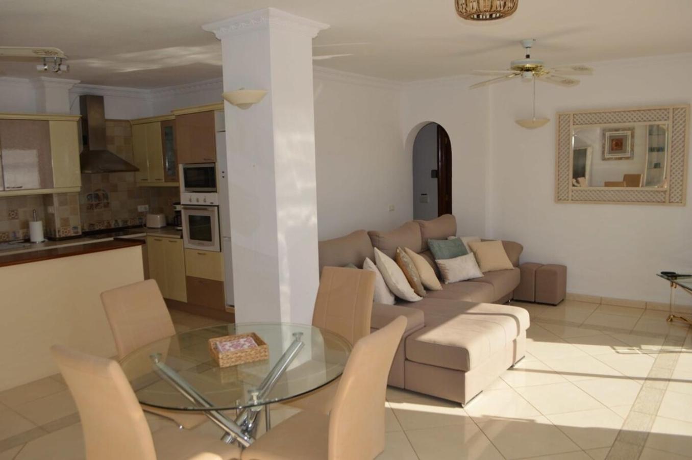 3 Bedroom With Stunning Views K302 Apartamento *