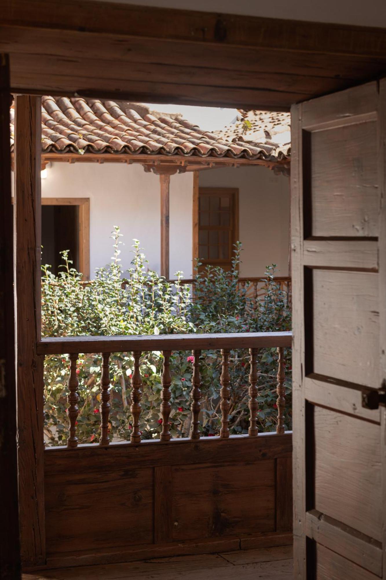 La Casa De La Camelia Hotel *