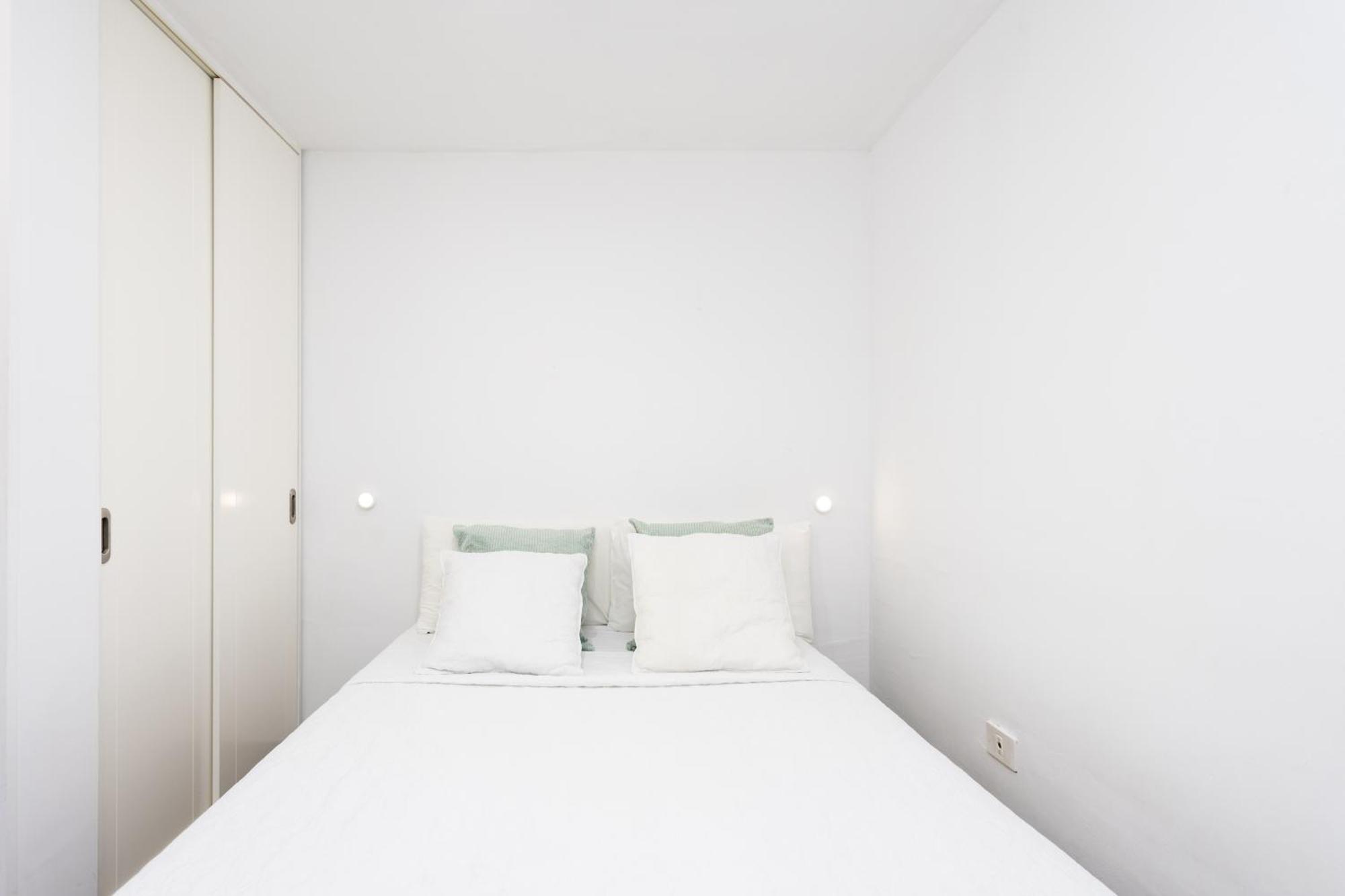 Dialez Holidays - Santiago Apartment *