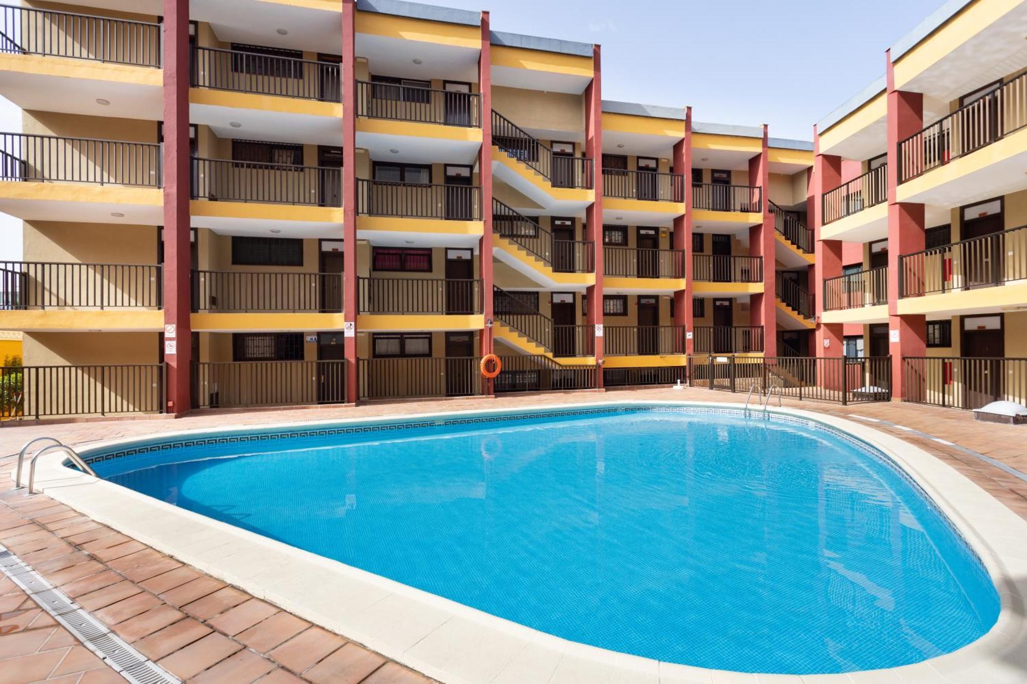 Dialez Holidays - Santiago Apartment *