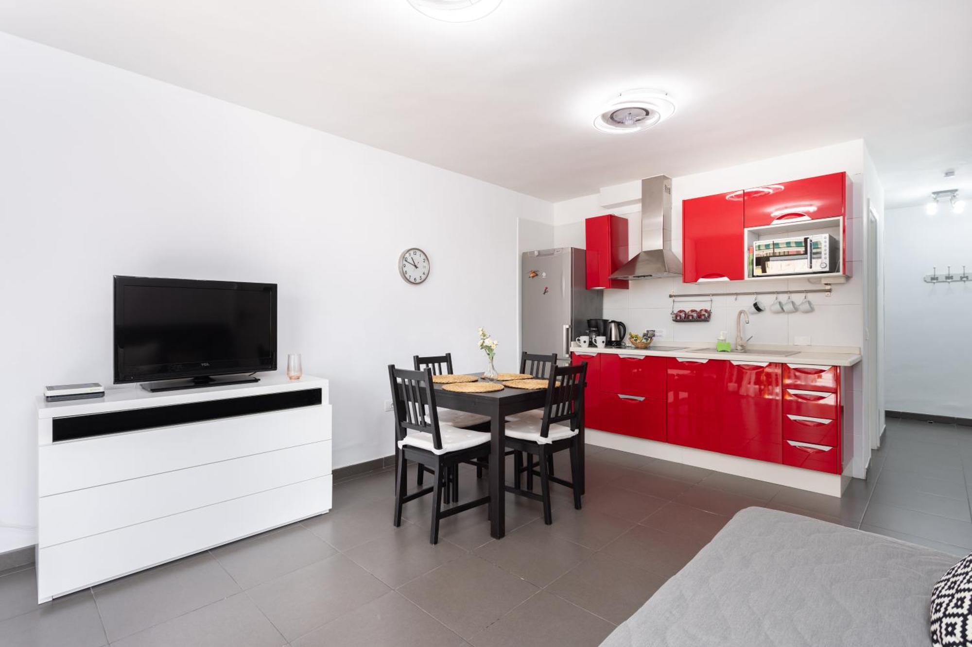 Dialez Holidays - Santiago Apartment *