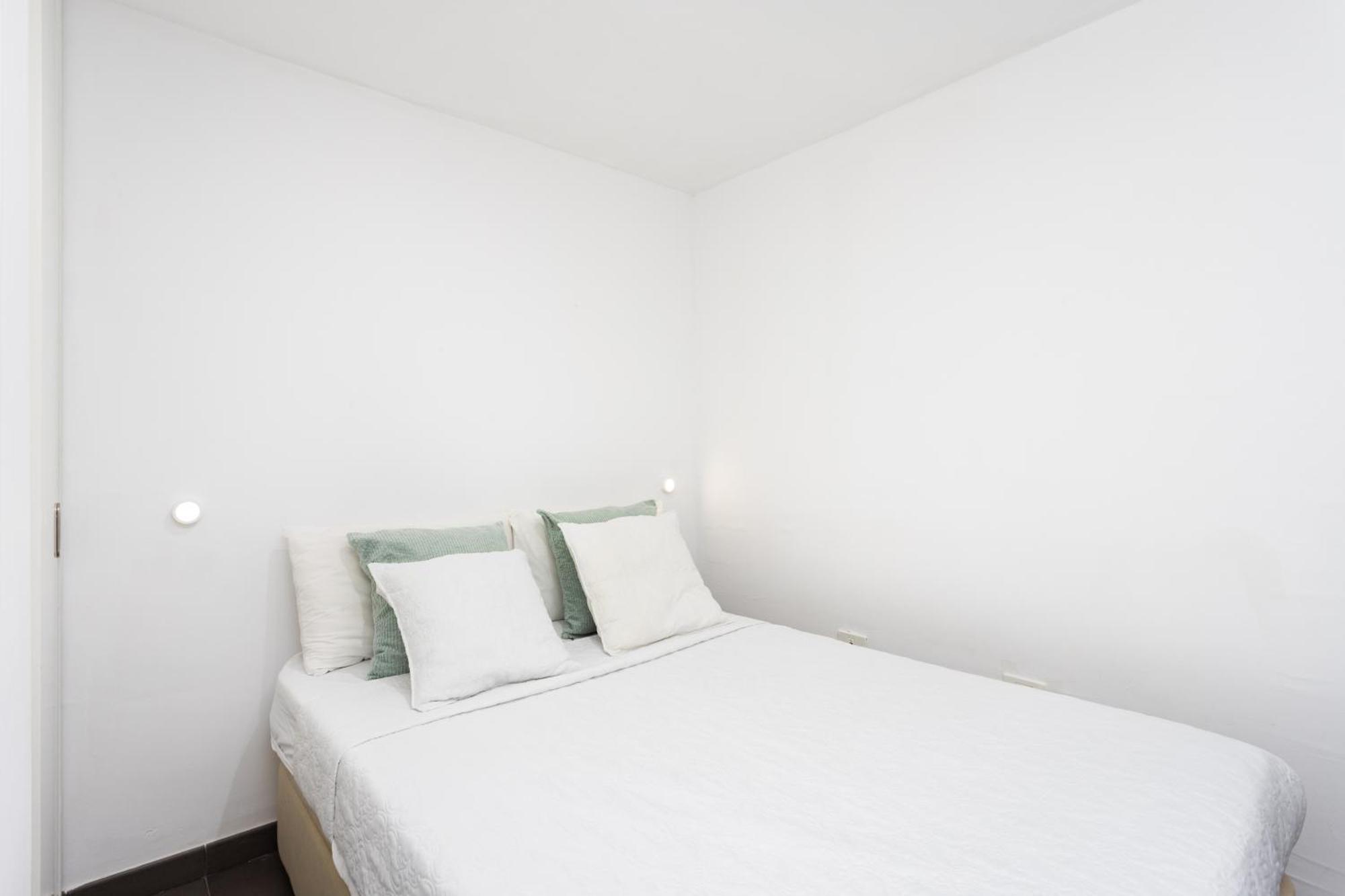 Dialez Holidays - Santiago Apartment