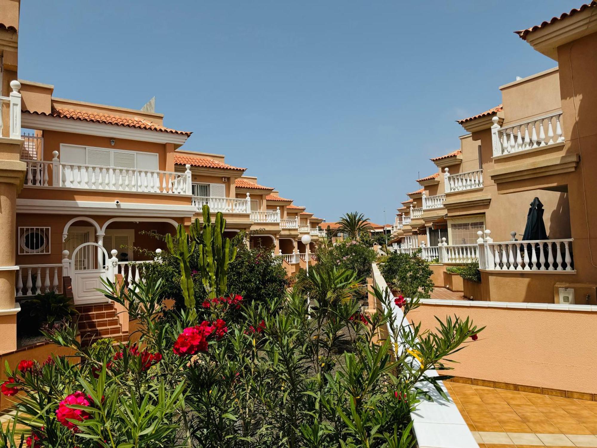 Hugo's In Costa Del Silencio Apartment Arona (Tenerife)