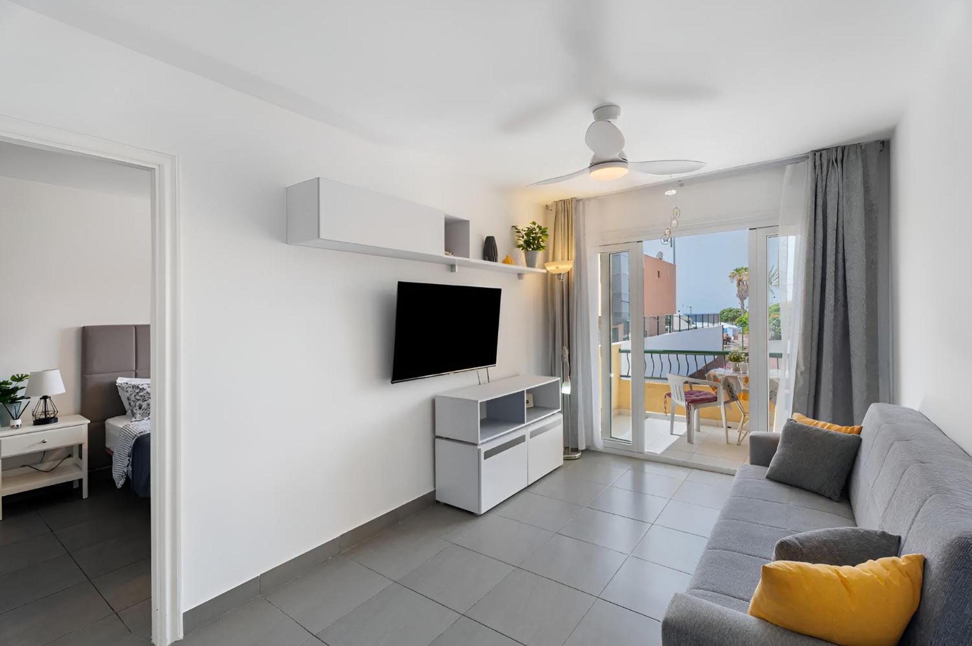 En Playa De Americas, Torre Del Sol Apartment