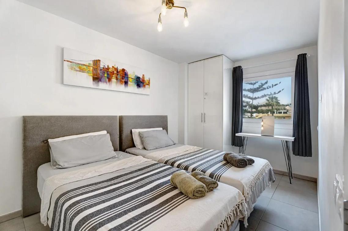 De Lujo En Torre Del Sol, Playa De Americas Appartement