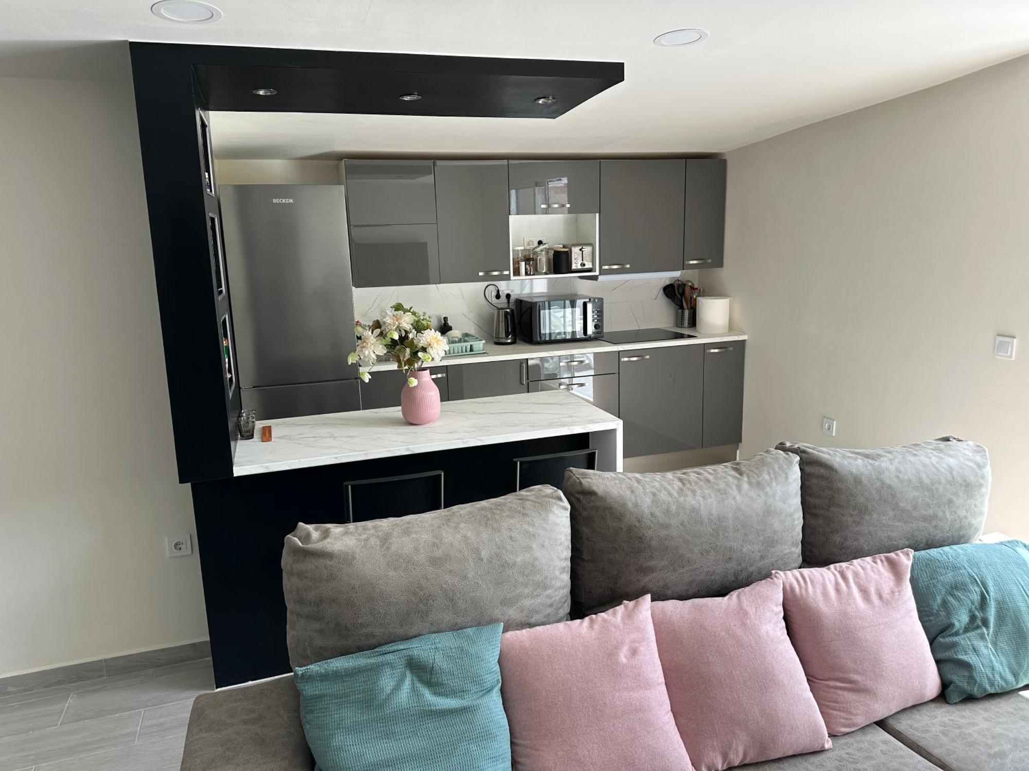 New Modern Apartment, Scandinavian Style, Ocean View, Huge Terrace Apartment *