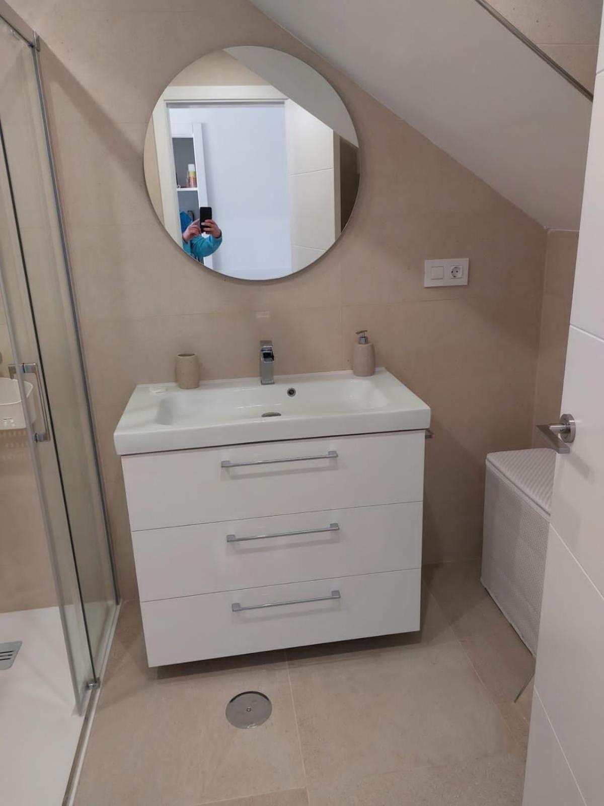 Deluxe Castle Harbour Apartment *