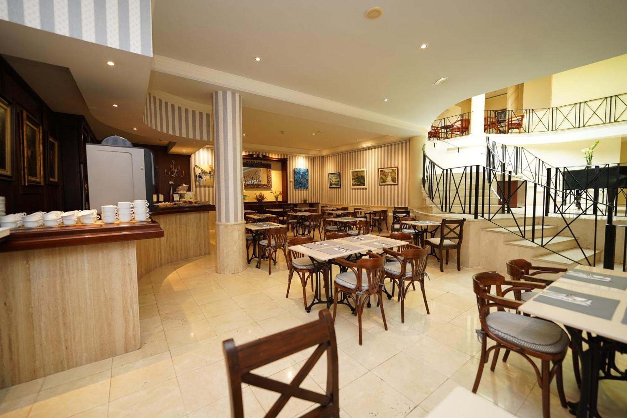 Hotel Rf Astoria - Adults Only 3*