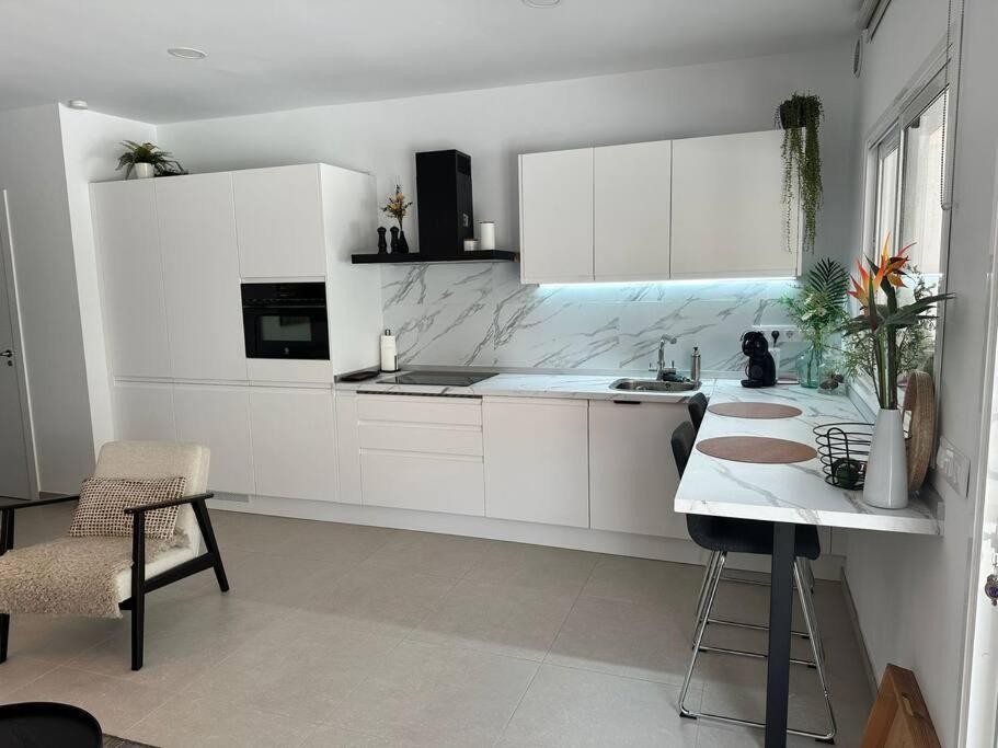 New Renovated With Beautiful View On Cliffs And Sea Puerto de Santiago (Tenerife)