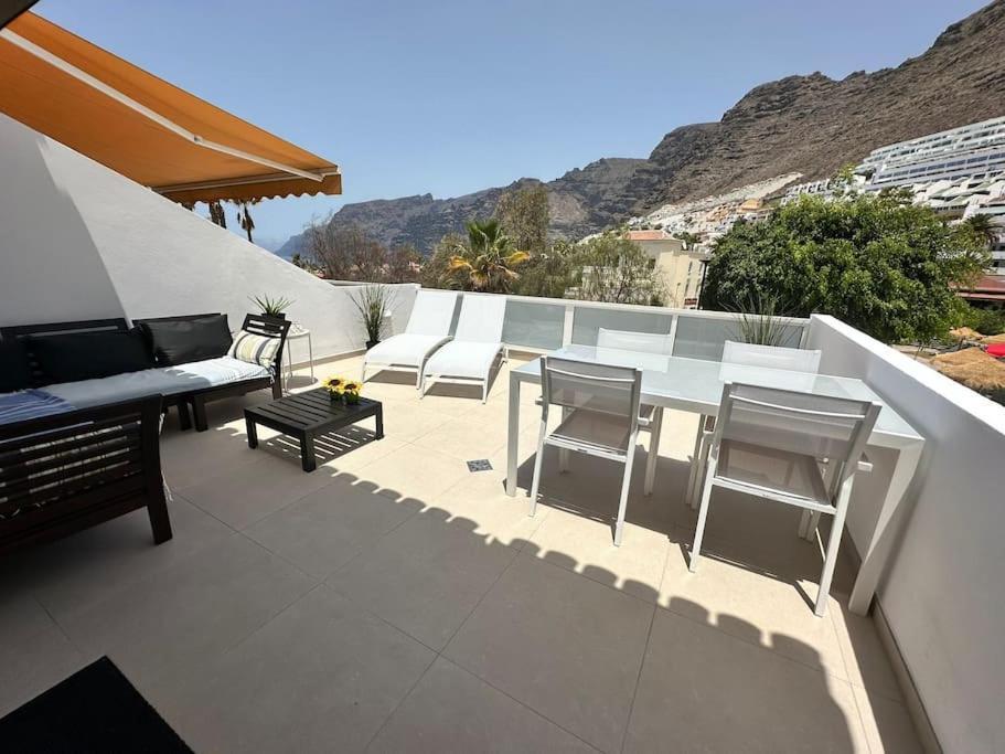 Apartment New Renovated With Beautiful View On Cliffs And Sea
