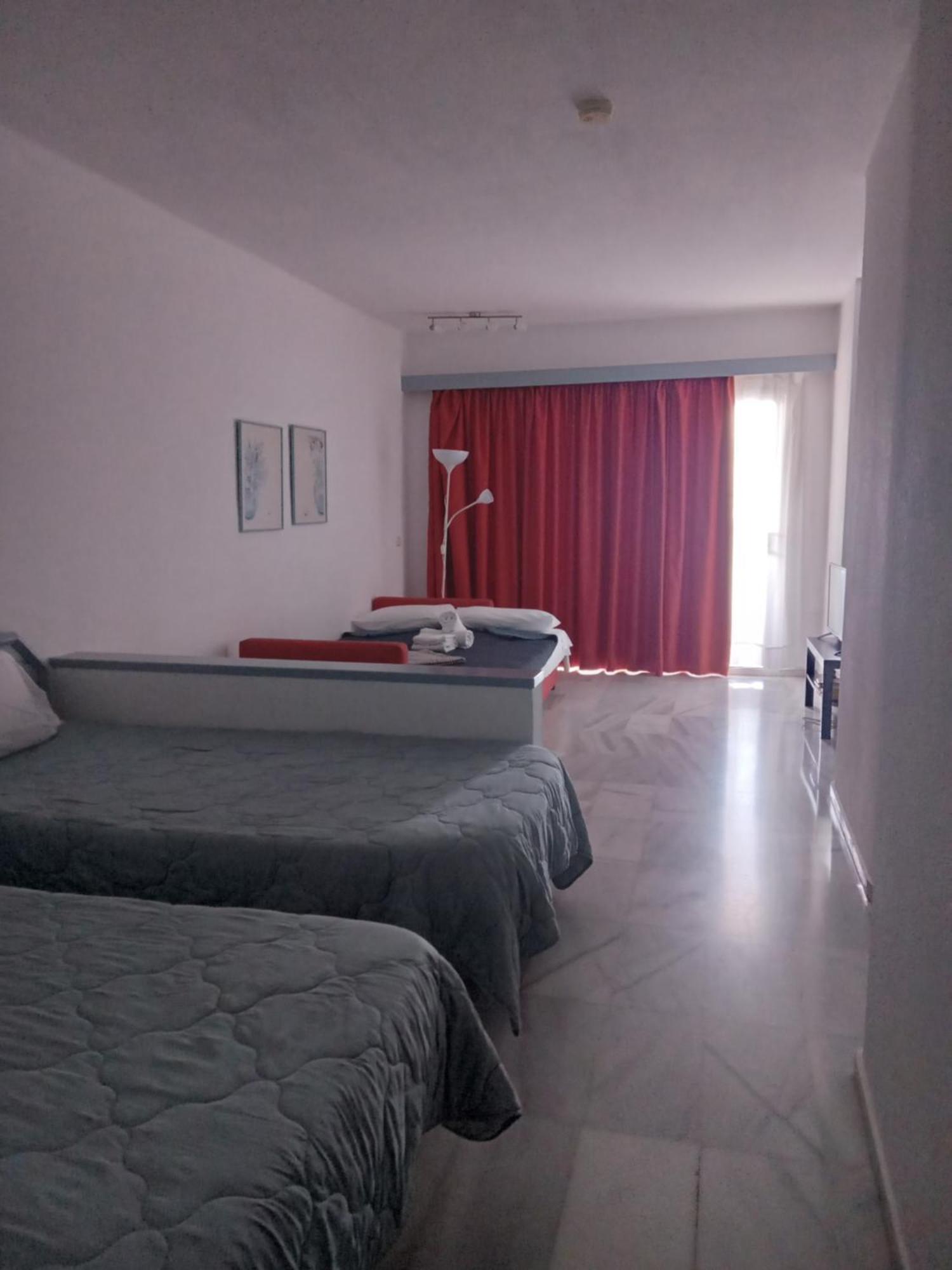 Club Atlantis 160 - Playa De Americas