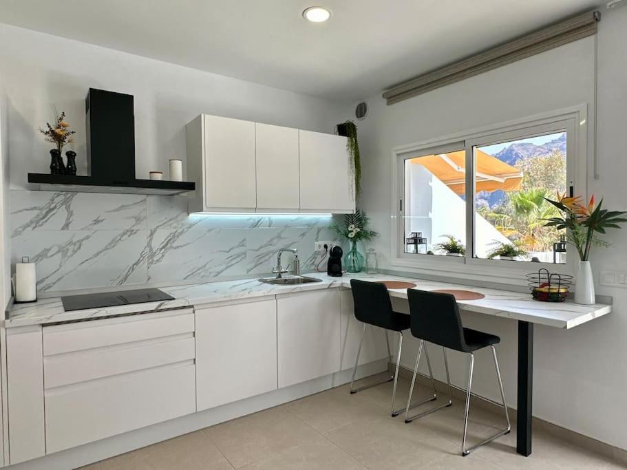 New Renovated With Beautiful View On Cliffs And Sea *