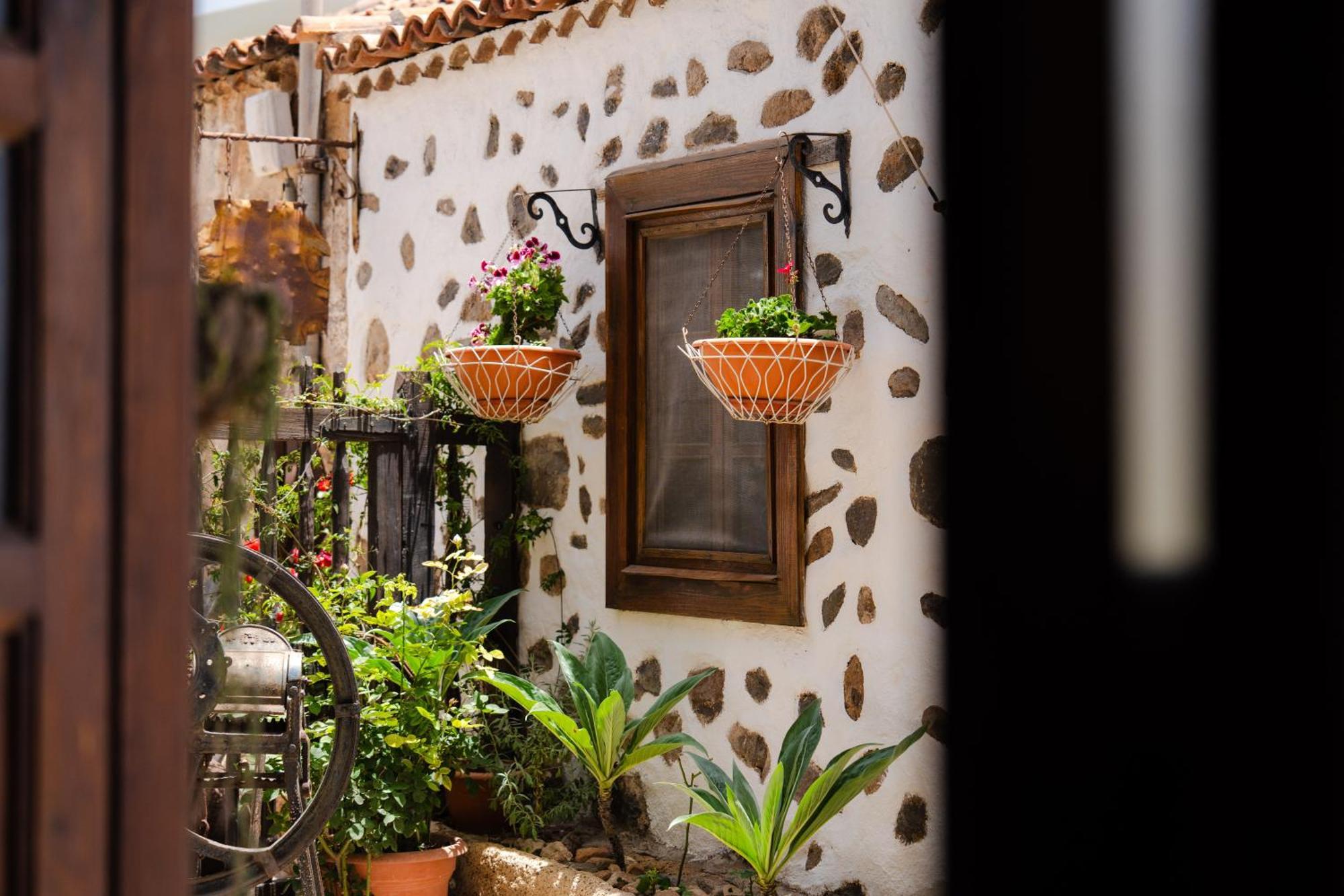 Tajona & Granero Country house Costa Adeje (Tenerife)