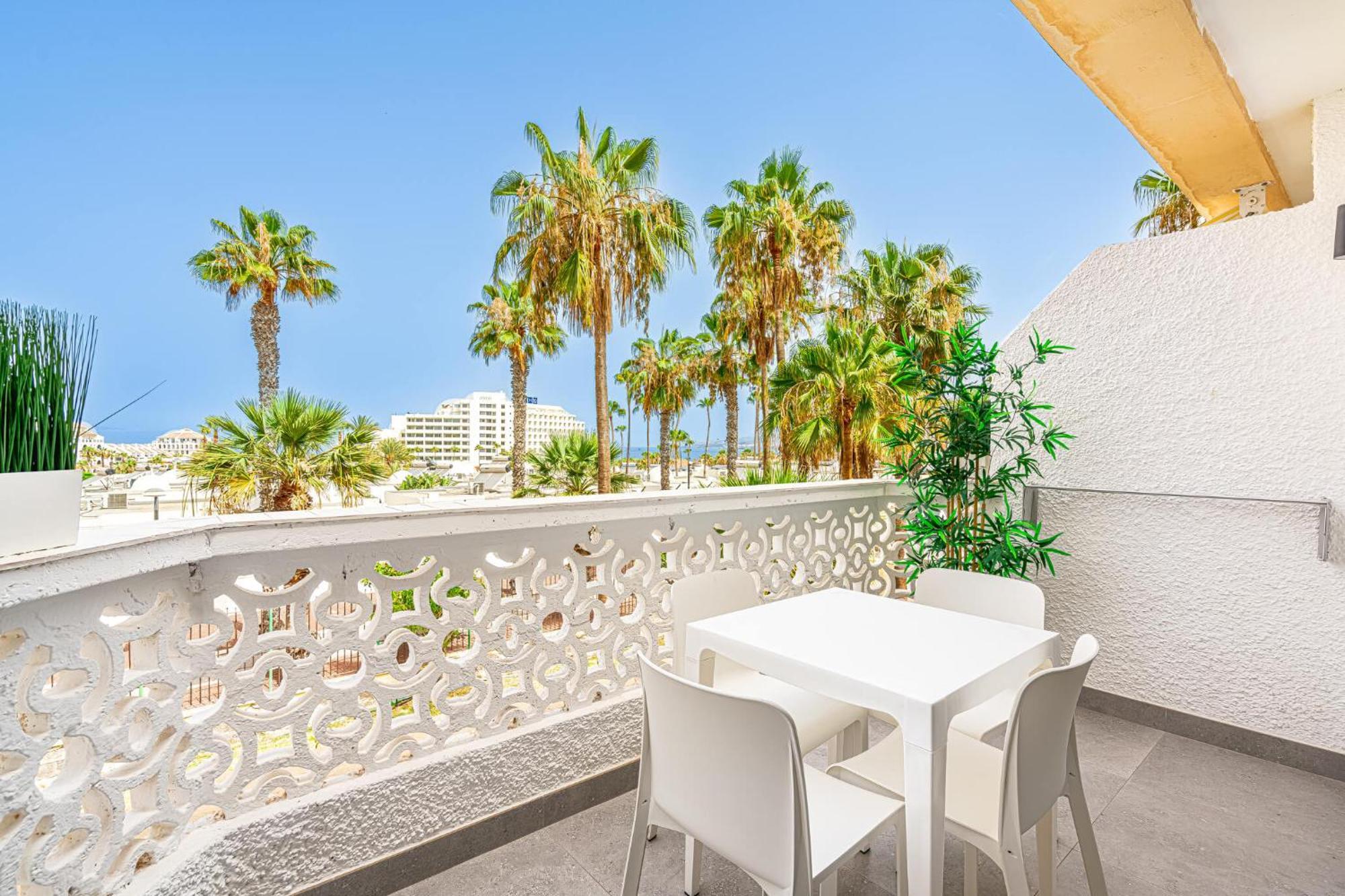 Apartment Modern Renovated With Terrace In Playa De Americas Playa de las Americas (Tenerife)
