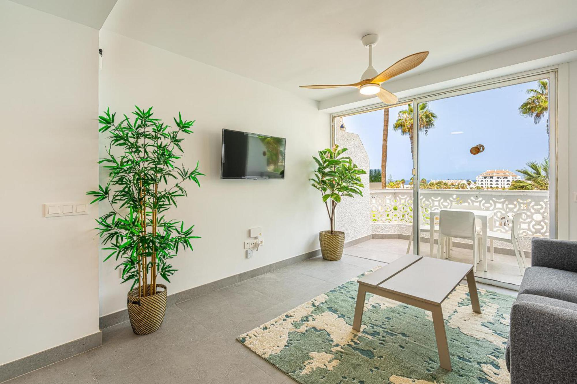 Modern Renovated With Terrace In Playa De Americas Playa de las Americas (Tenerife)
