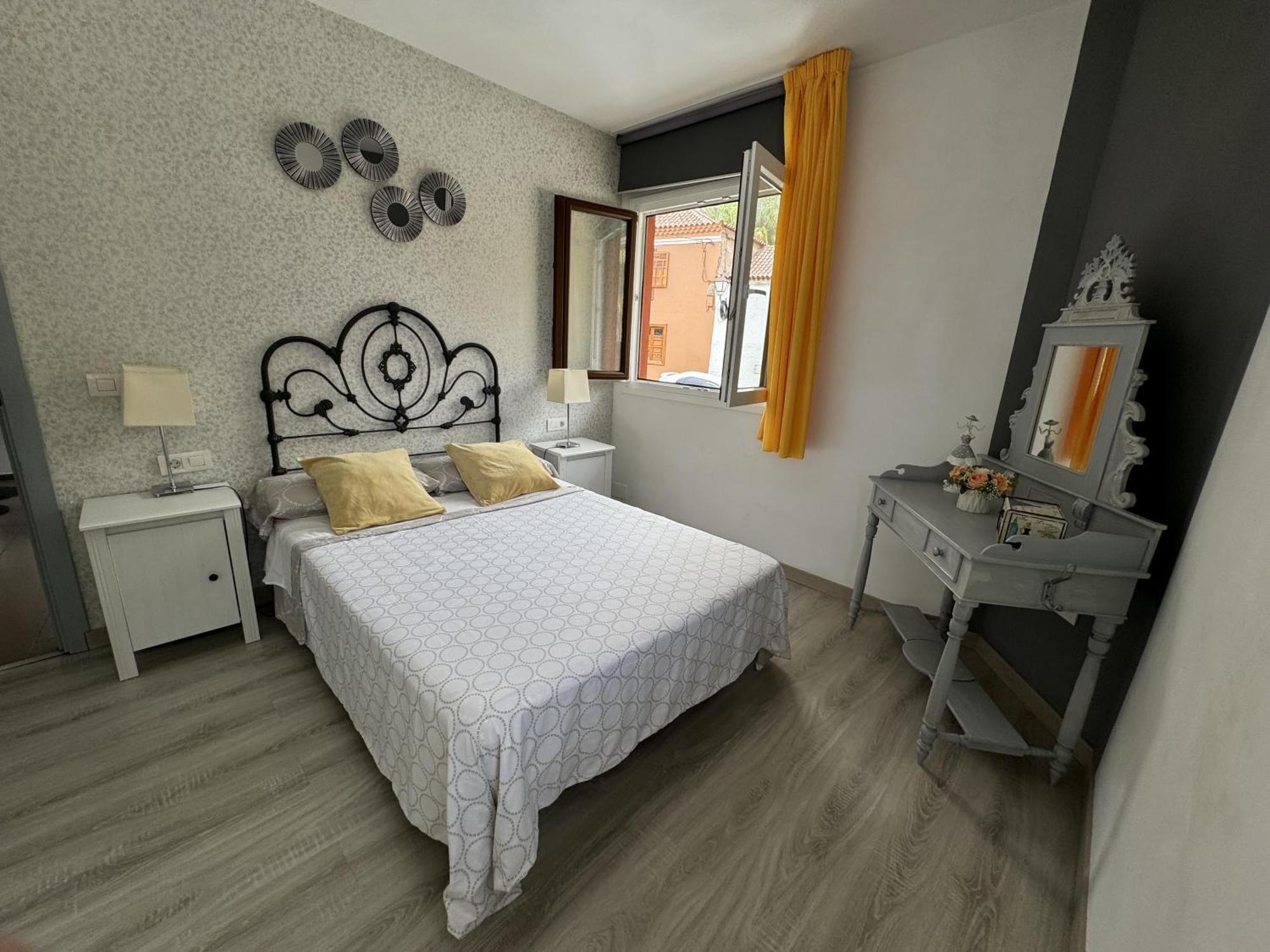 Apartment Phoenix Canariensis