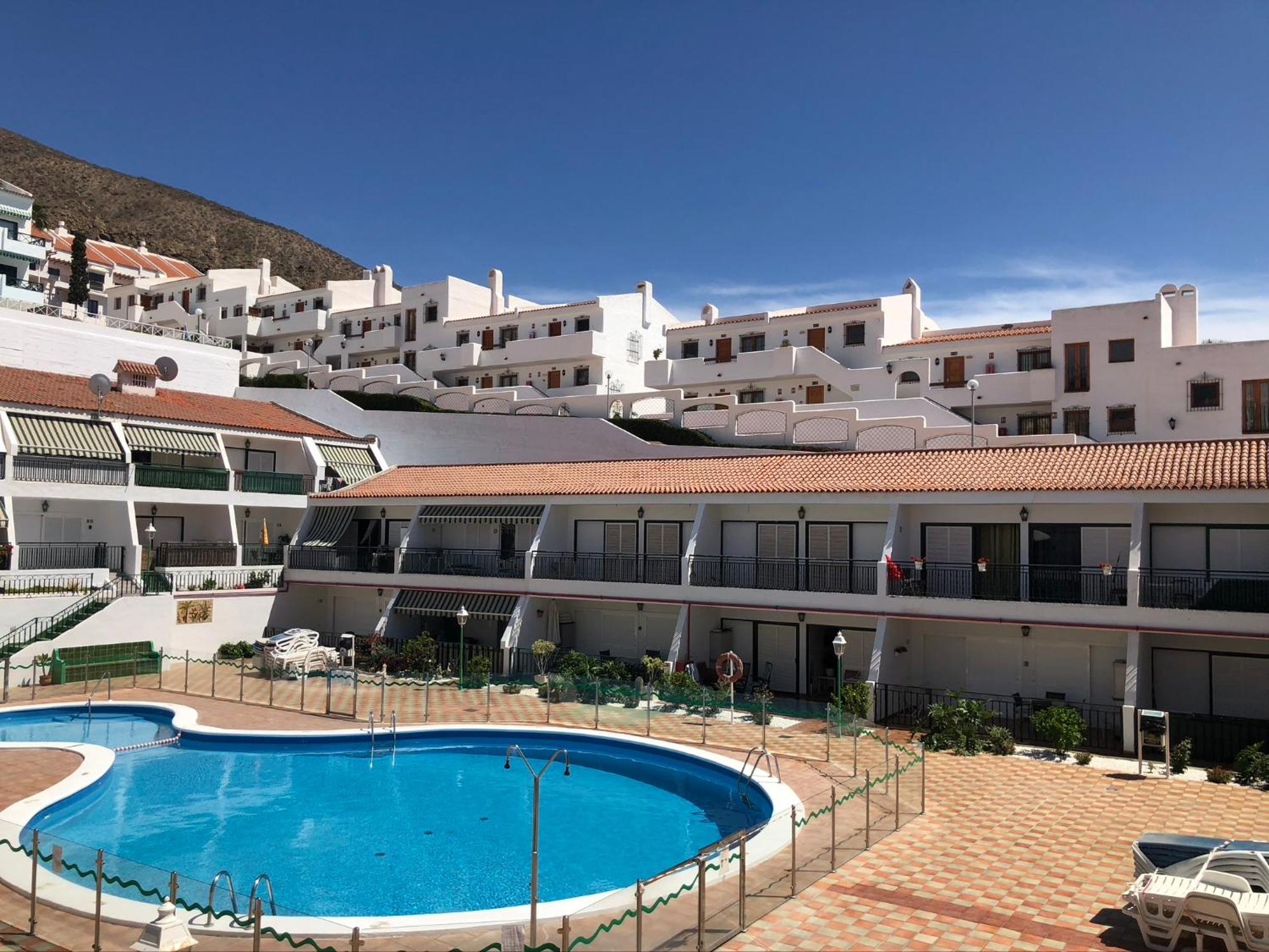 Aircon Cristianos, Quiet Zone, Chipeque Apartment
