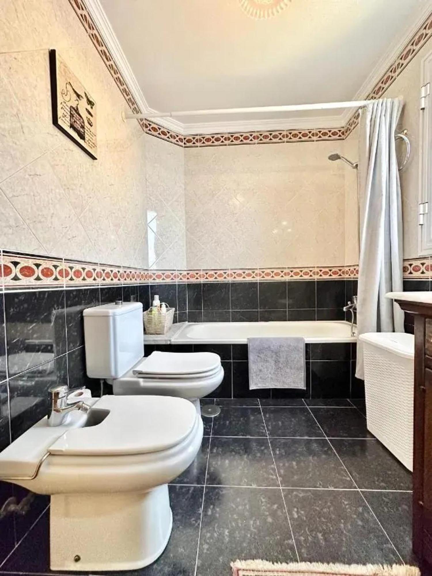 Luxurious In + Sea View *