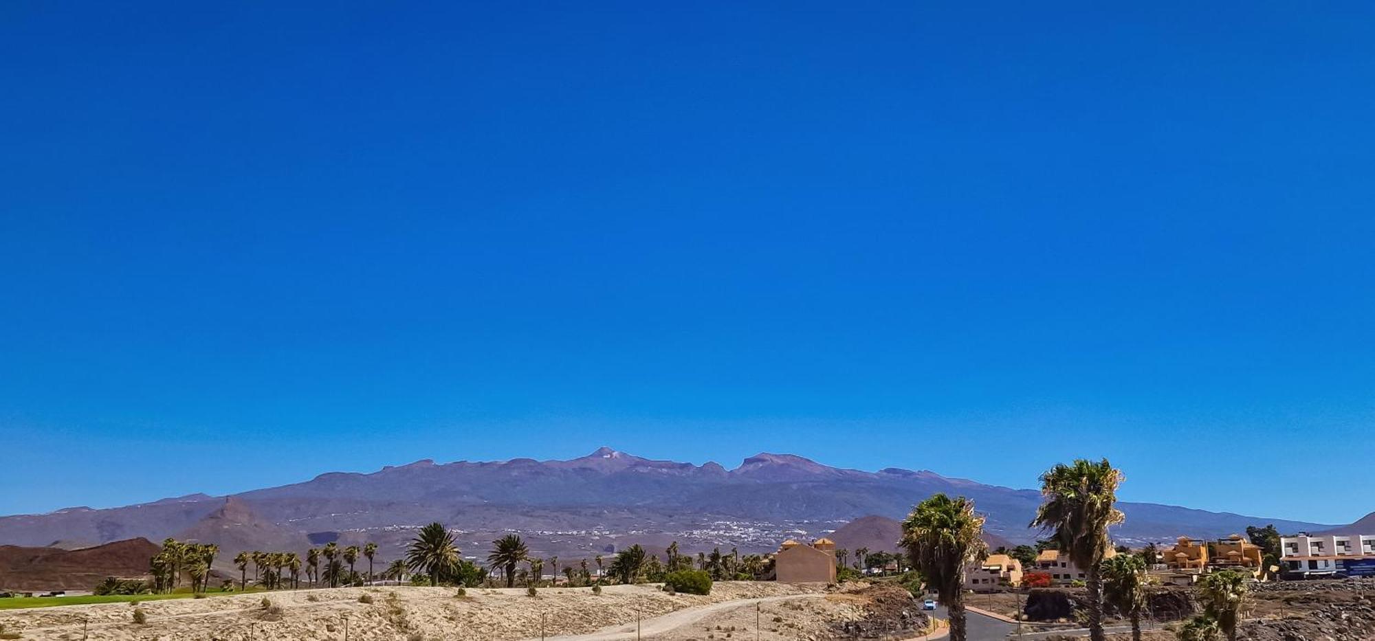 Fairways Club - Teide View Oasis - Heated Pool, Family Apartment *