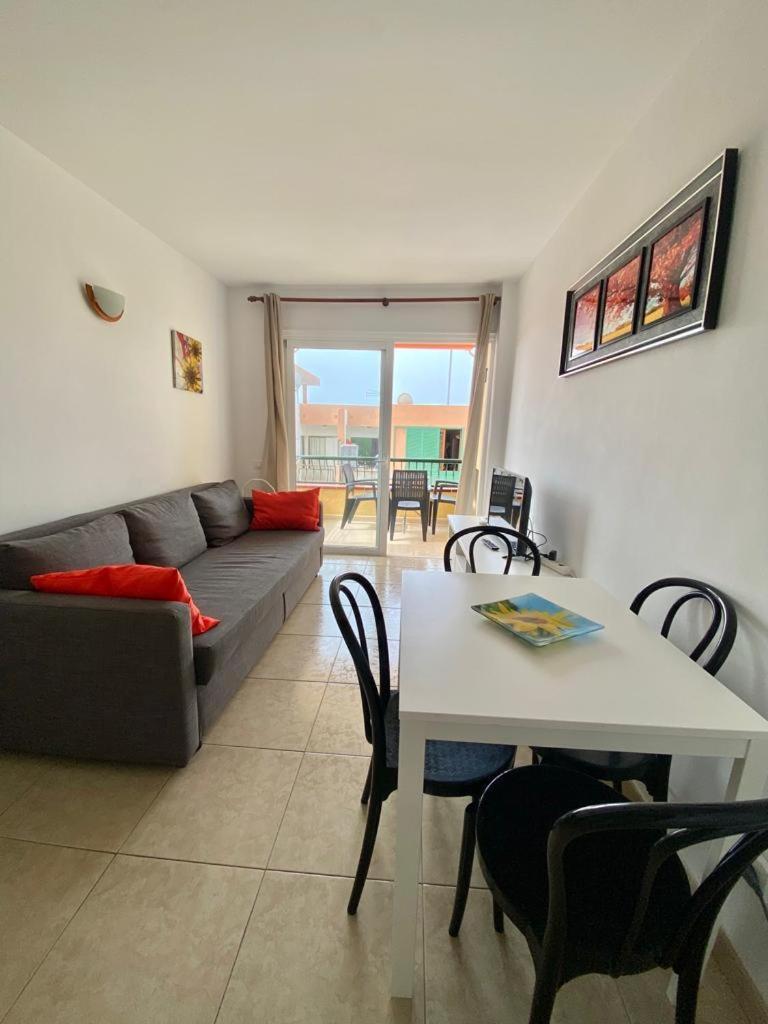 Few Meters To Vistas Beach. Free Wifi.
