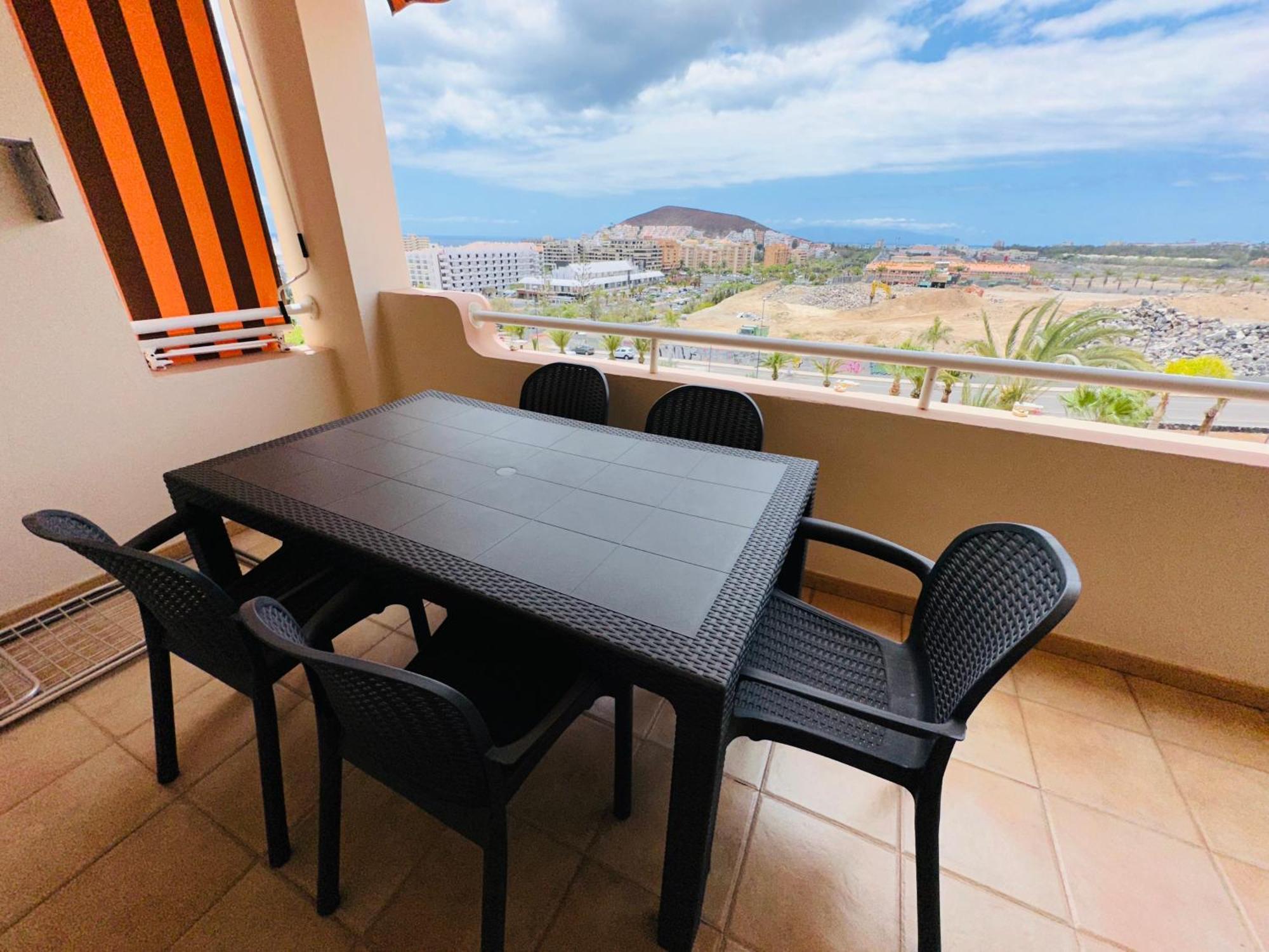 3 Bedrooms Cristianos Communal Pool Free Wifi *