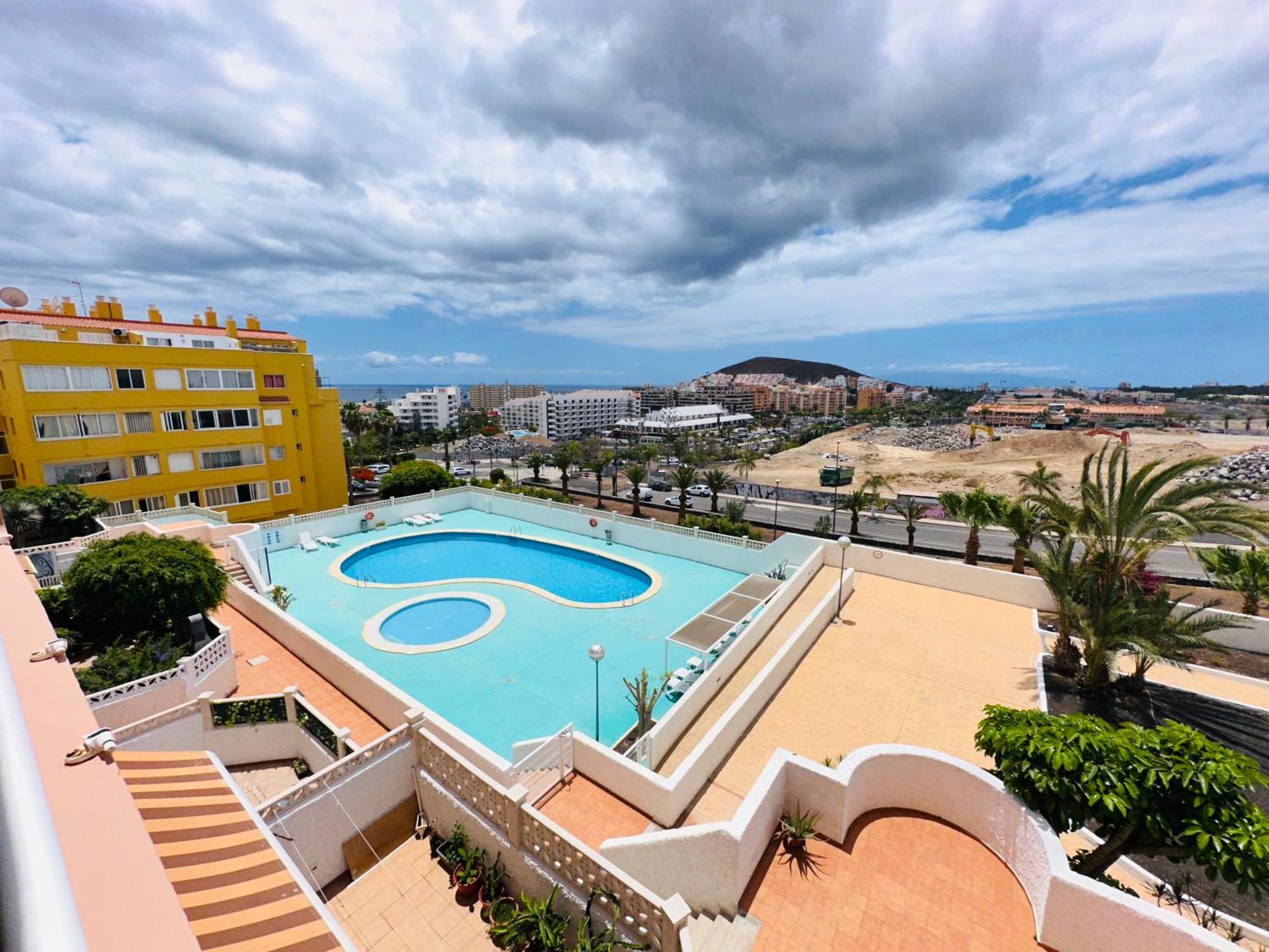 3 Bedrooms Cristianos Communal Pool Free Wifi