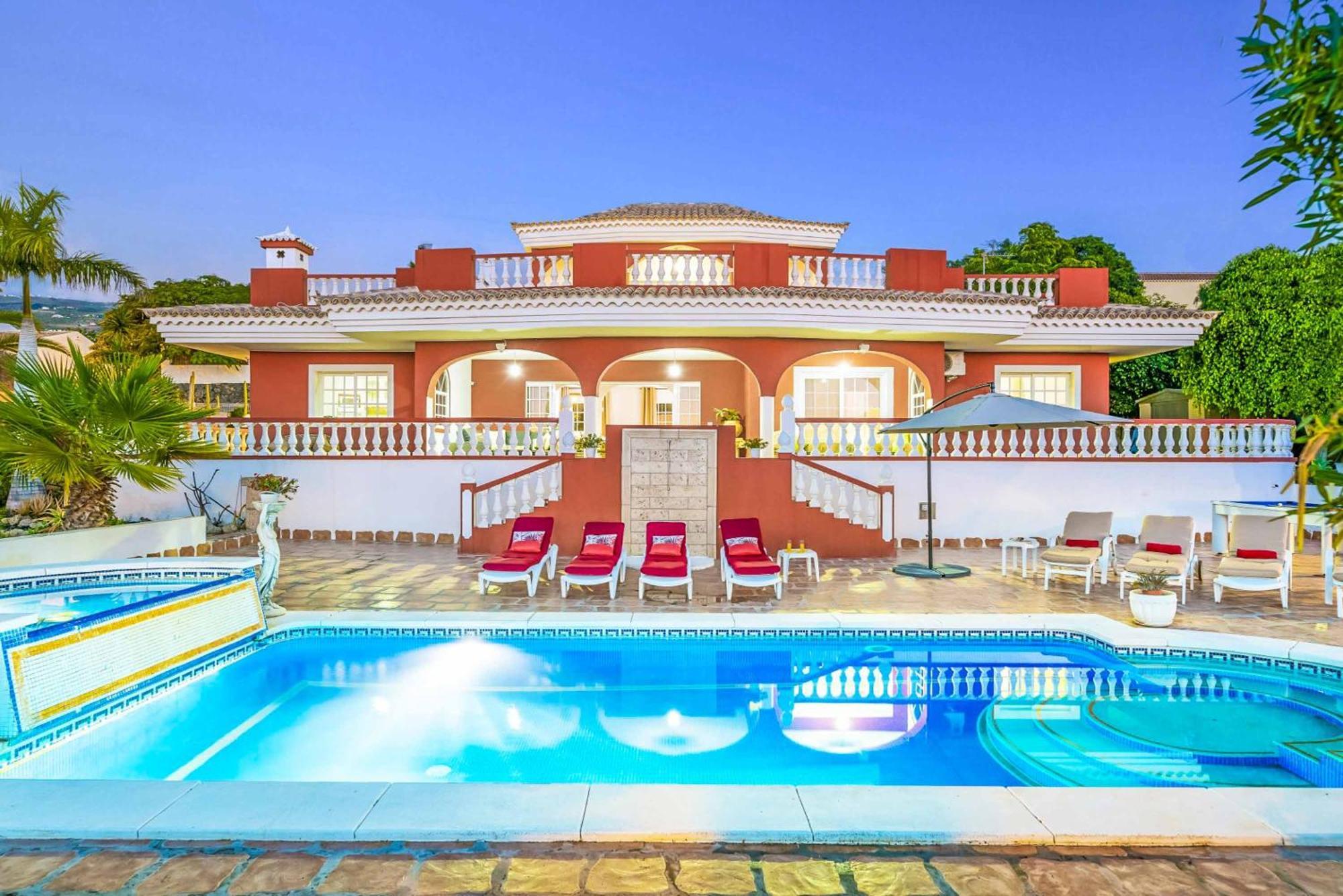 Oleada Villa Costa Adeje (Tenerife)