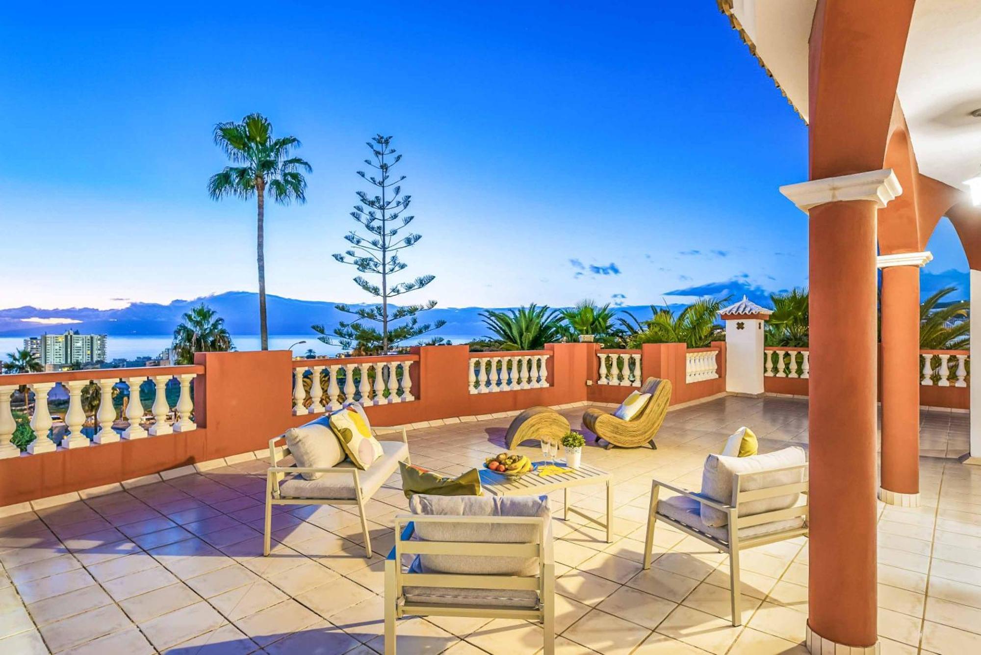Oleada Villa Costa Adeje (Tenerife)