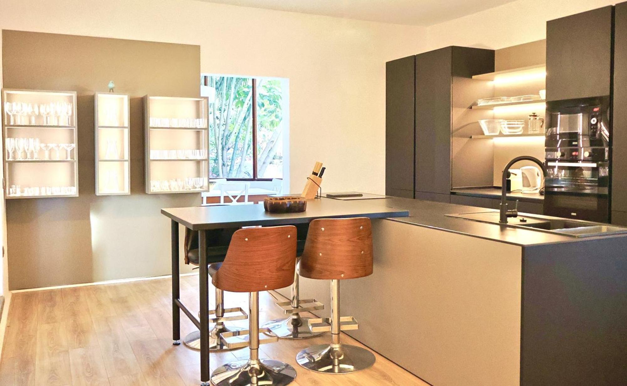 Spacious, Well Appointed, In A Wonderful Raised Location And Stunning Sea Views Villa