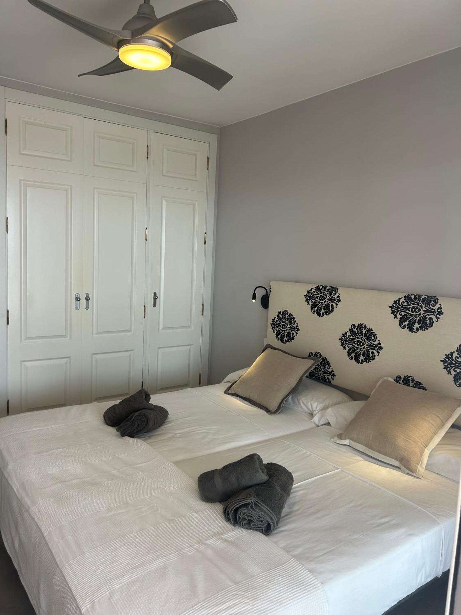 Apartment Playa Del Duque-amazing Views 2 Bedroom
