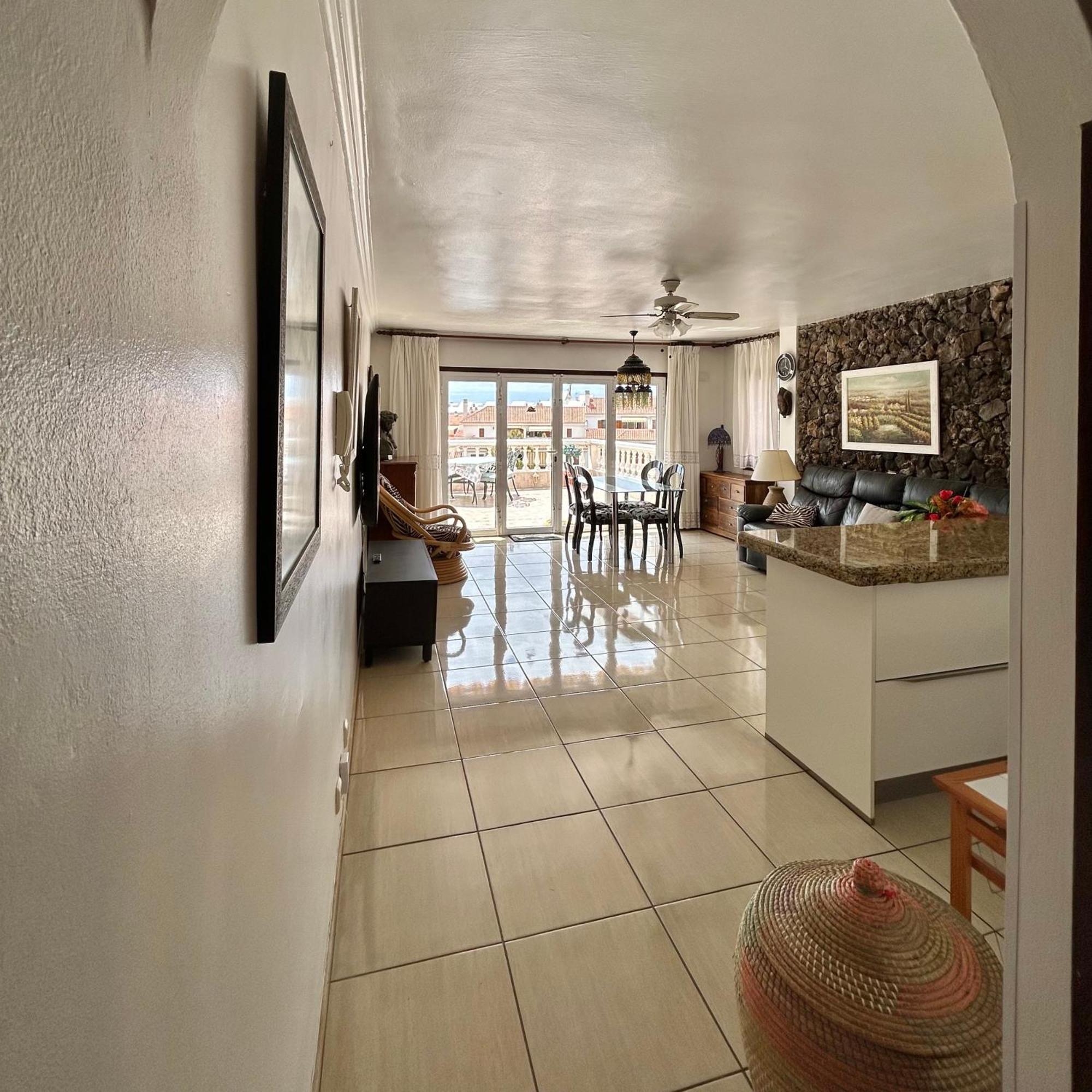 2 Bed With Sea Views In Cristianos K206