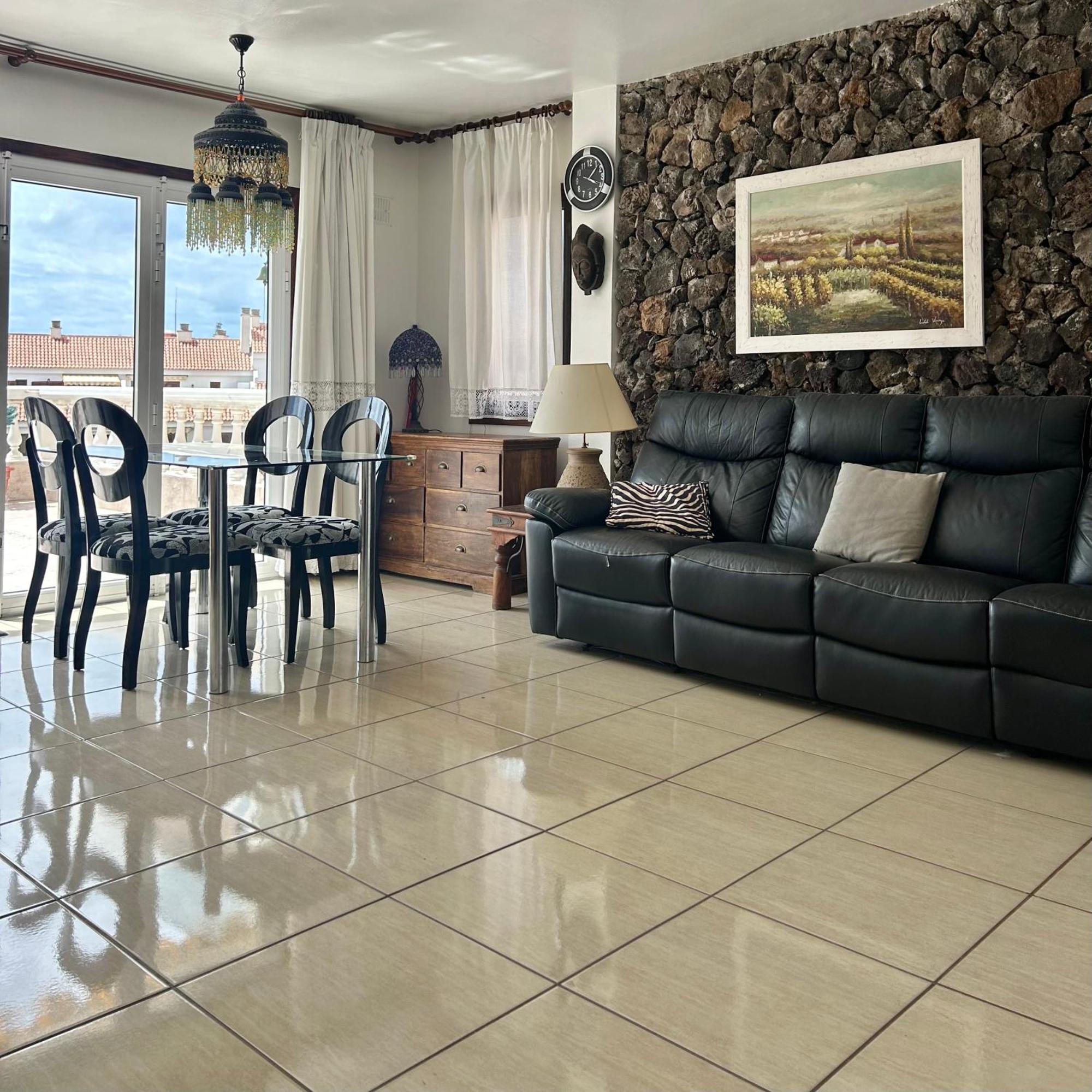 2 Bed With Sea Views In Cristianos K206 Appartement