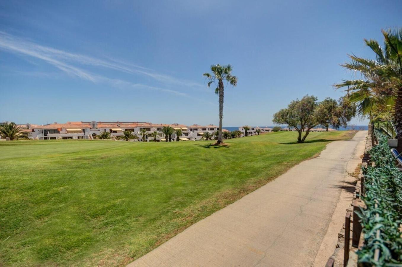 3h La Quinta Villa *