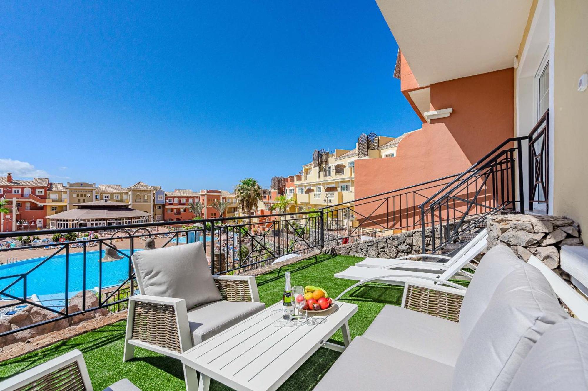 Luxurious Granada Park Retreat Los Cristianos (Tenerife)