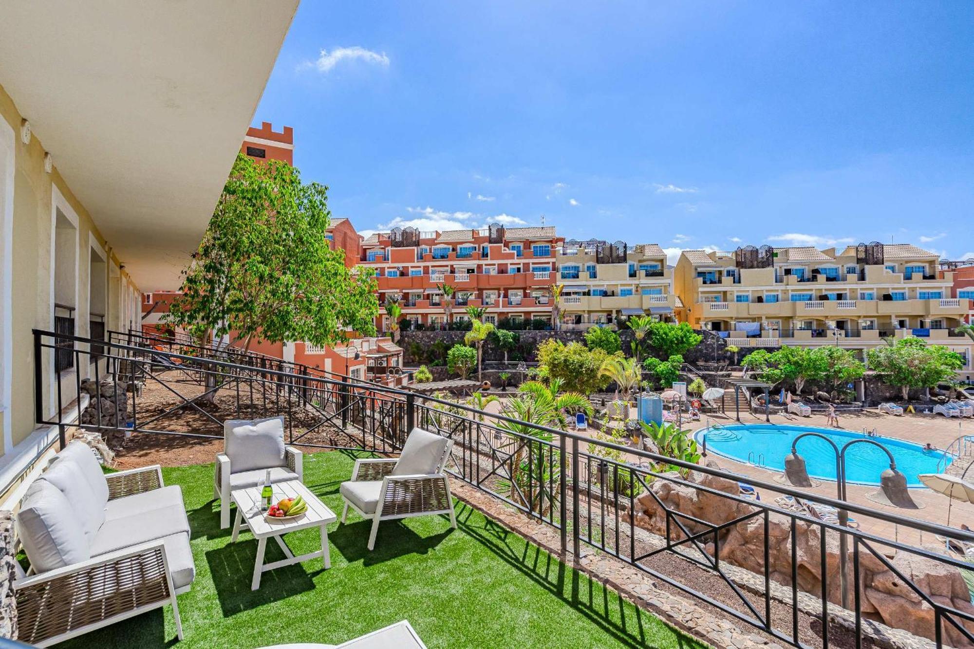 Luxurious Granada Park Retreat * Los Cristianos (Tenerife)