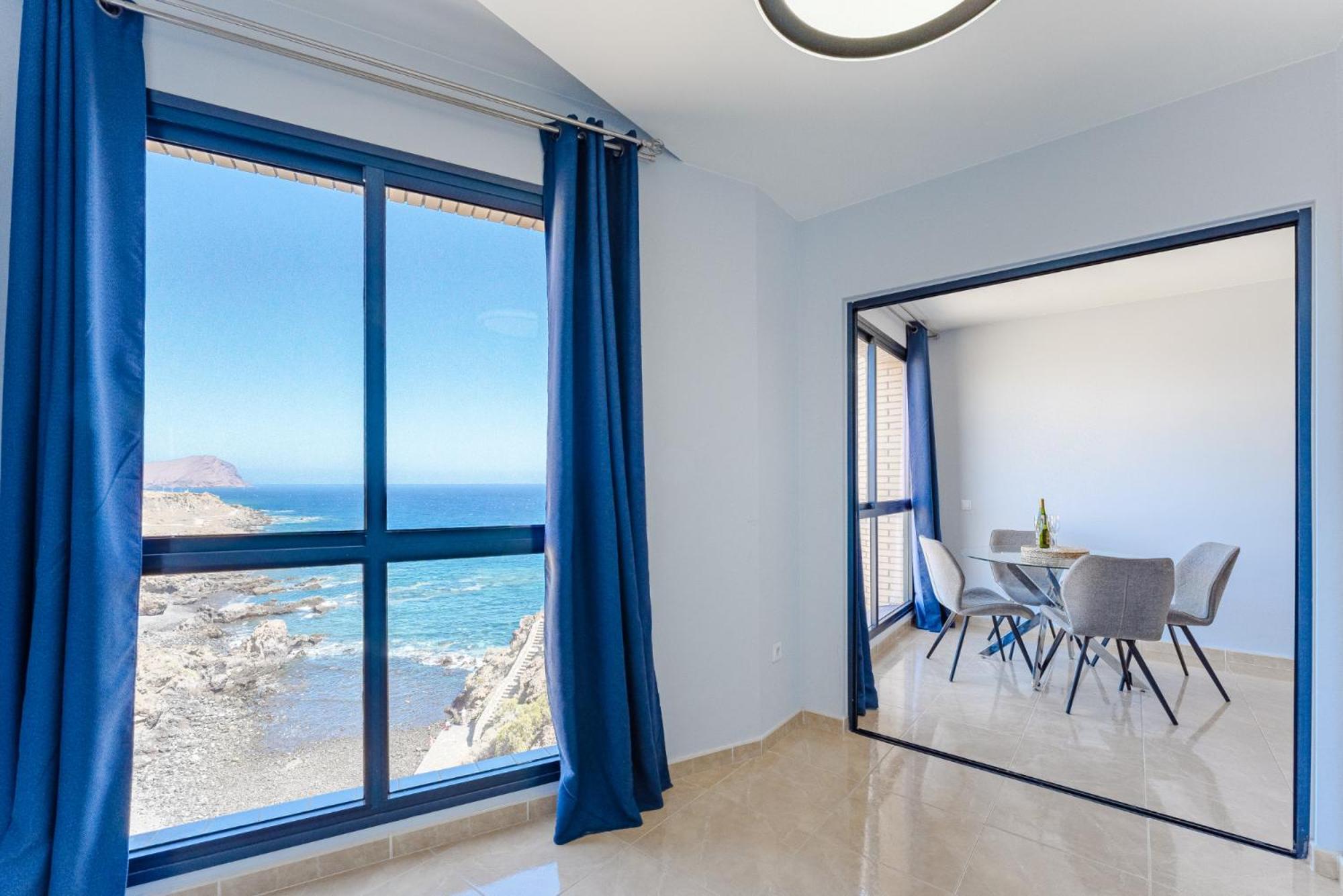 Stunning Sea View In Abrigos Apartment *