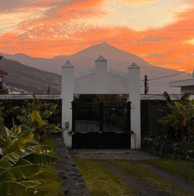 Villa En El Campo Con Piscina Privada Y Sunsets!