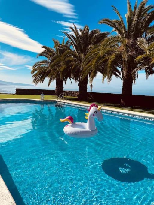 En El Campo Con Piscina Privada Y Sunsets!