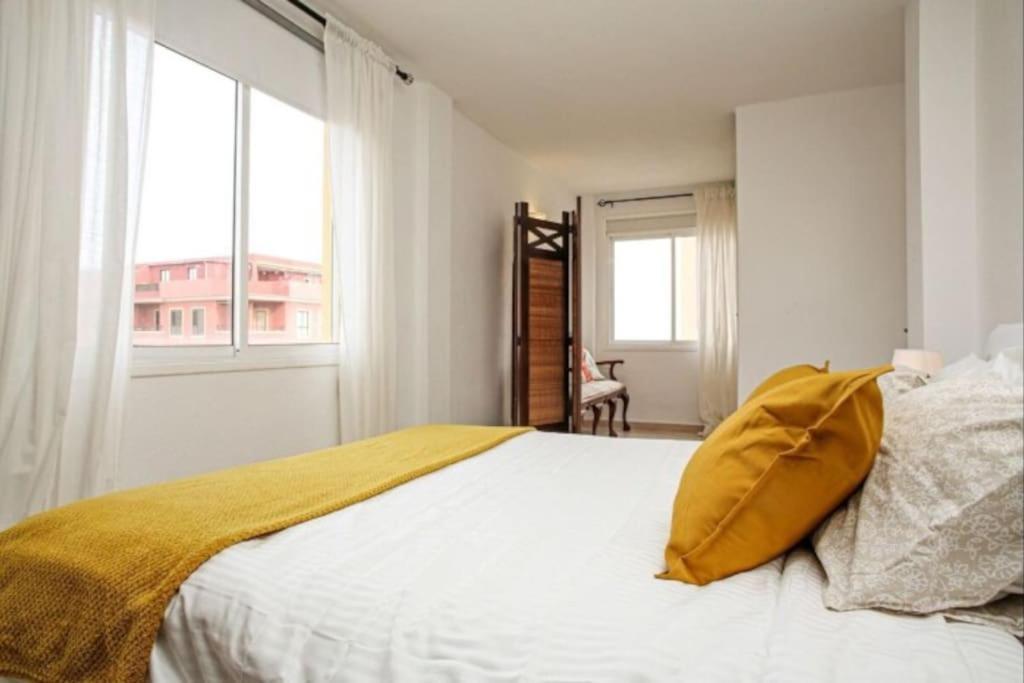 Apartamento Cozy Near The Sea With Private Parking