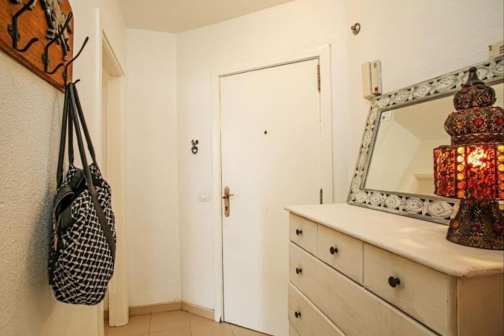 Cozy Near The Sea With Private Parking Apartamento